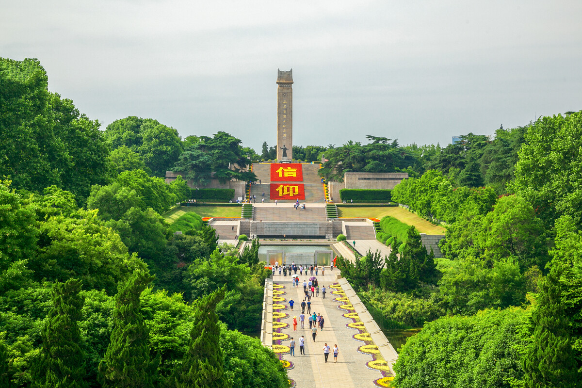 南京雨花臺烈士陵園風光一角